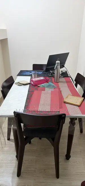 ৪টি চেয়ারসহ ডাইনিং টেবিল