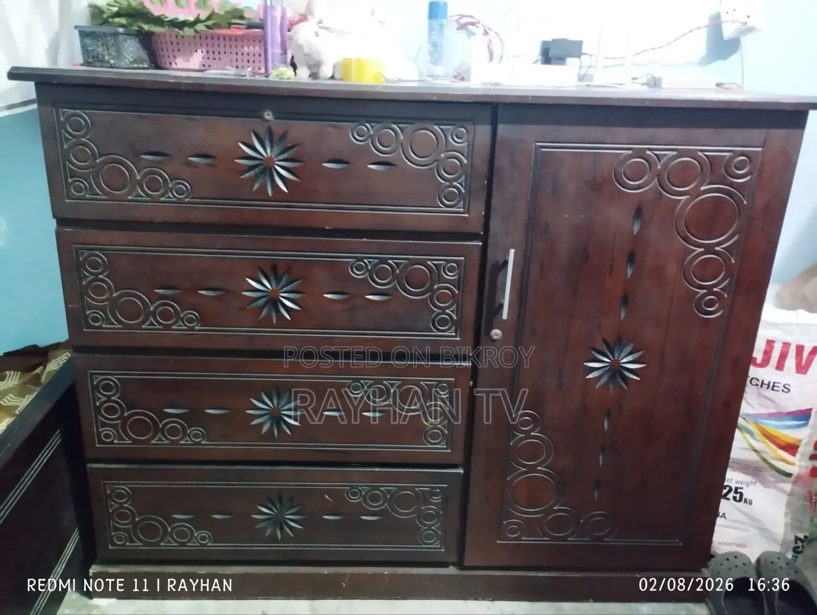 ওয়ারড্রব ড্রেসিং টেবিল