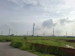পি-ব্লক || উত্তরমুখী || ৩ কাঠা জরুরি বিক্রি