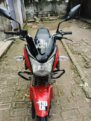 টিভিএস স্ট্রাইকার ১২৫ ২০১৮ রেড