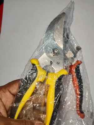 Heavy-Duty Garden Pruning Shears Bypass Secateur | Premium Hand Tool