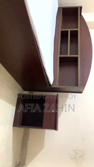 ৫ ফুট ৭ ফুট খাট, তোষক এবং সাইড ডেস্ক