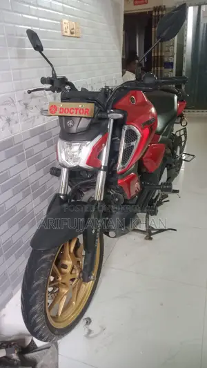 ইয়ামাহা এফজেডএস ভি৪ ২০২৫ রেড