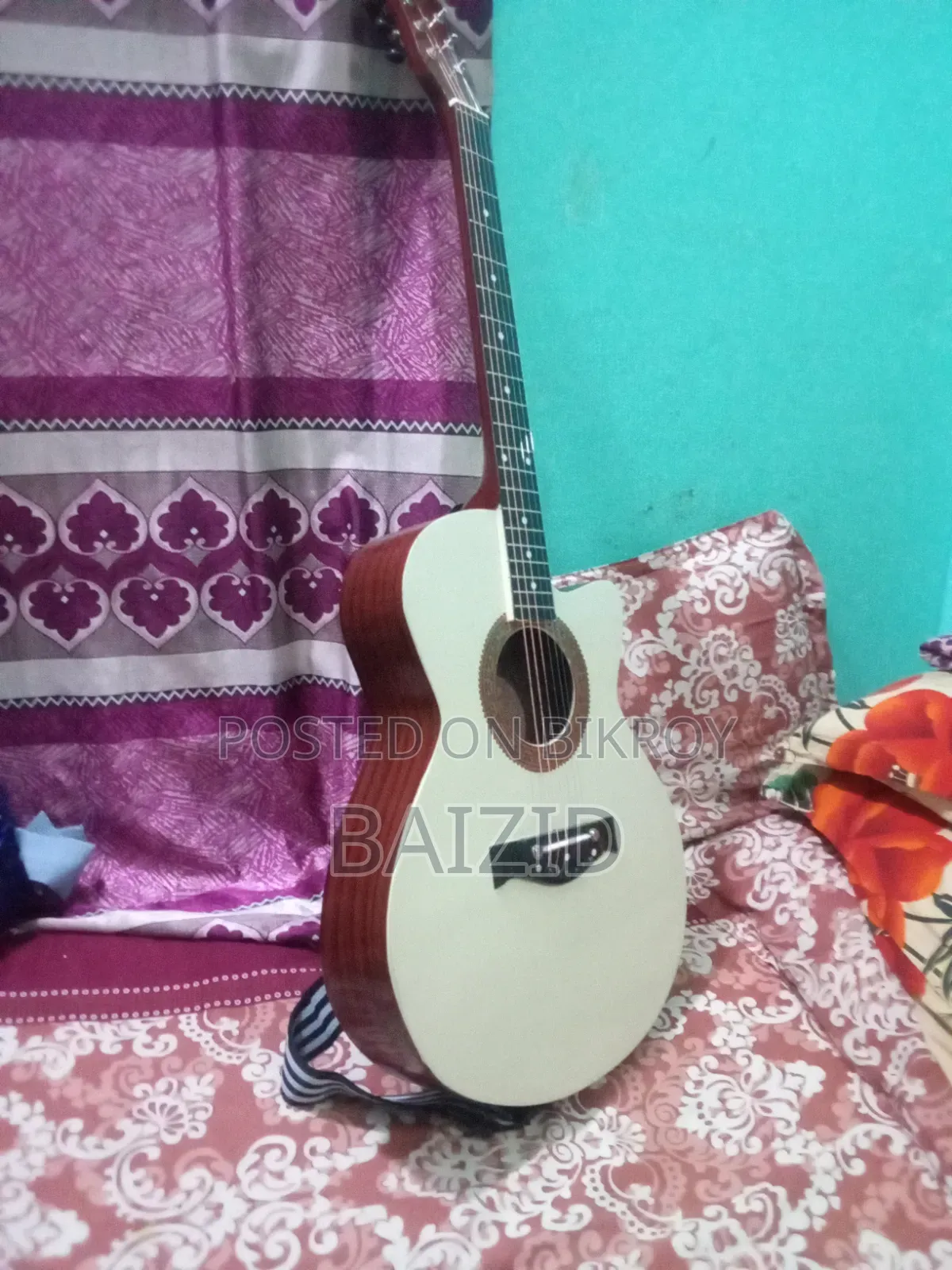 6 String Acoustic Guitar Full Fresh Best Sound