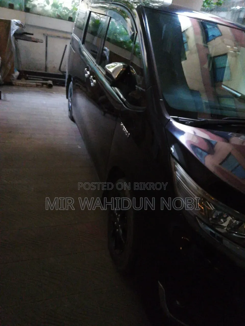 Toyota Esquire 2018 Purple