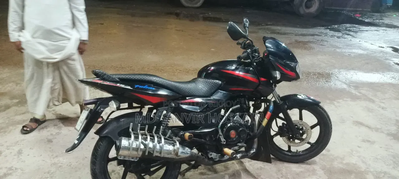 বাজাজ পালসার ১৫০ ২০১৬ কালো