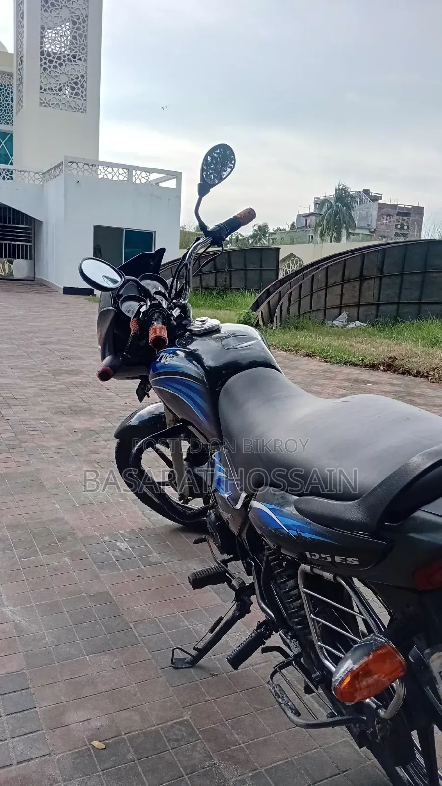 টিভিএস ২০১৬ নীল