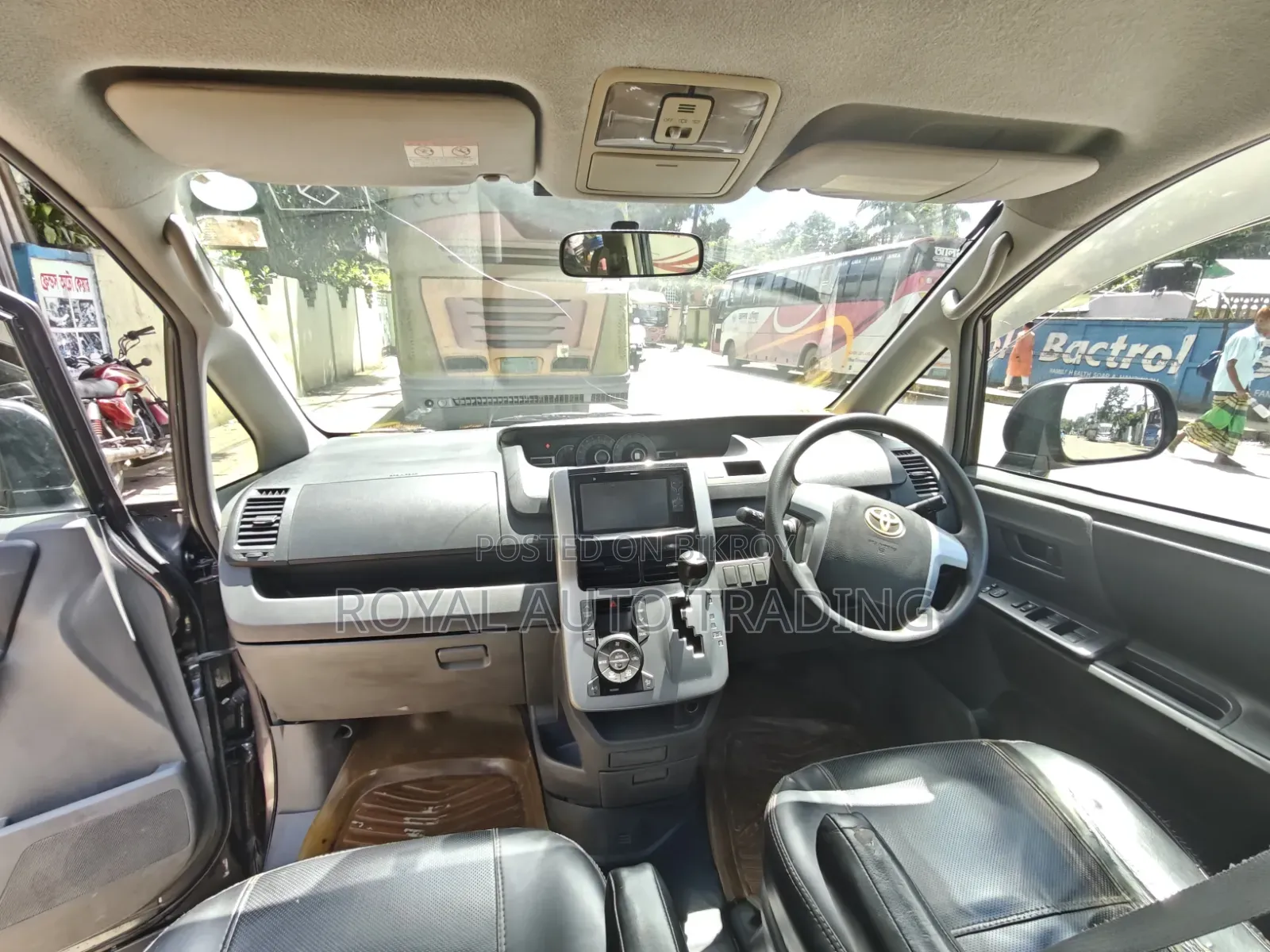 টয়োটা নোয়া ২০১১ ব্ল্যাক
