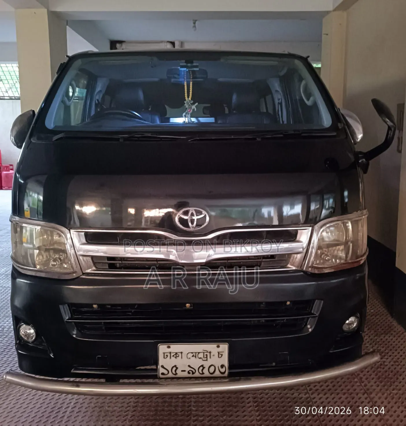Toyota HiAce 2012 Black
