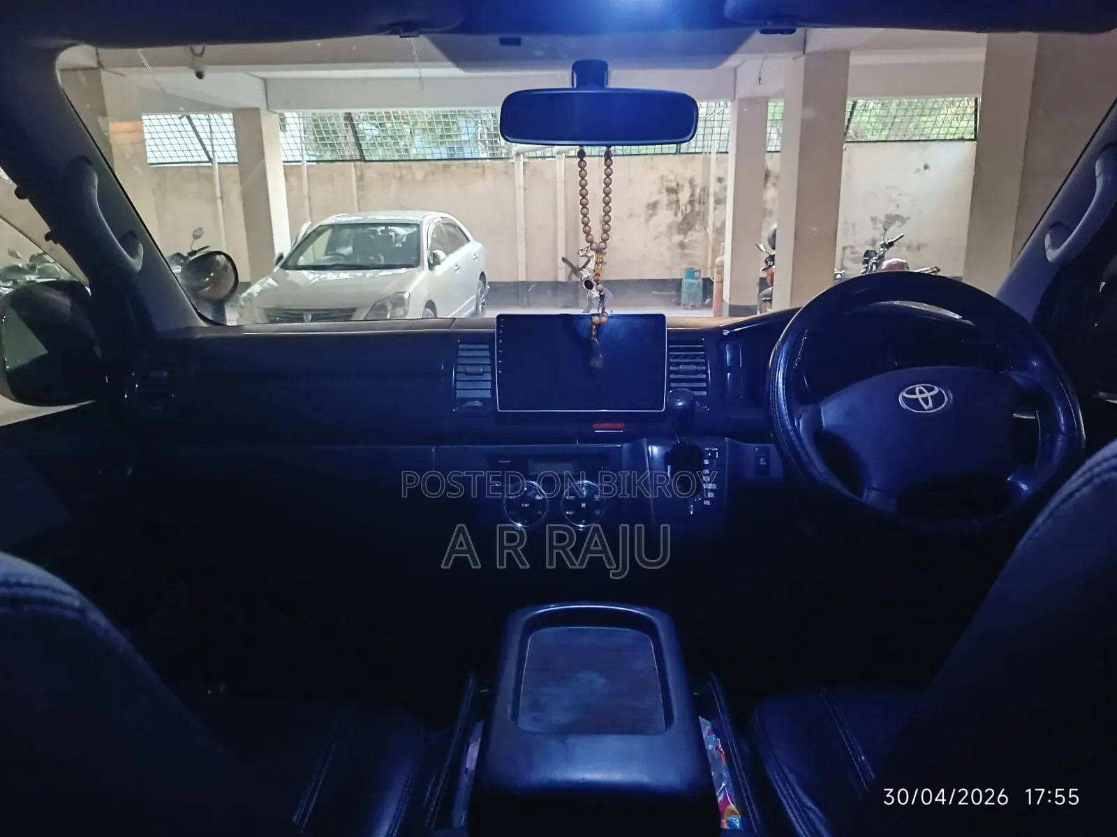 Toyota HiAce 2012 Black