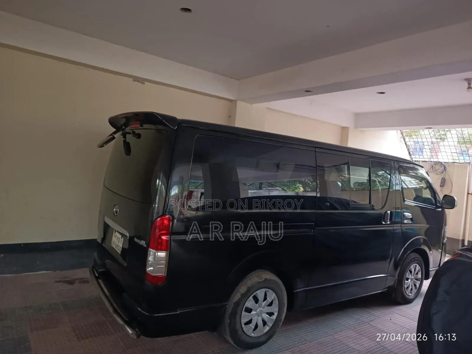 Toyota HiAce 2012 Black
