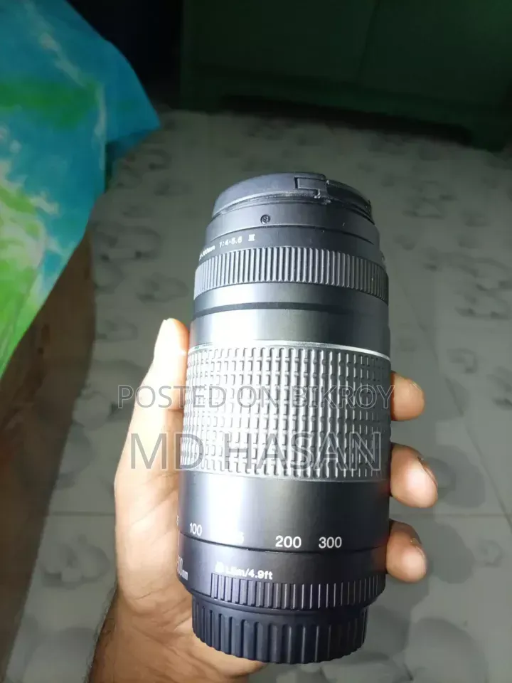 একটি ডিএসএলআর ক্যামেরা বিক্রি করা হবে