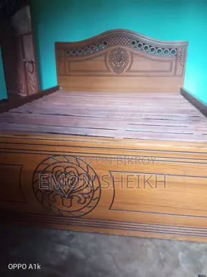 ৫ ফিট ৭ ফিট খাট