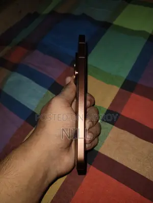 Vivo V70 256 GB Gold