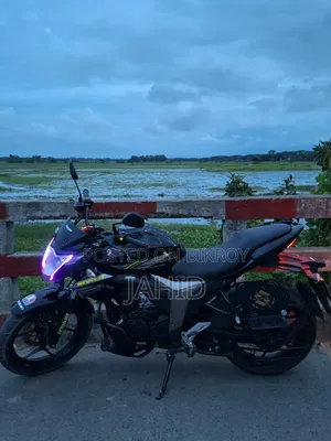 সুজুকি জিক্সার ২০২৩ ব্ল্যাক