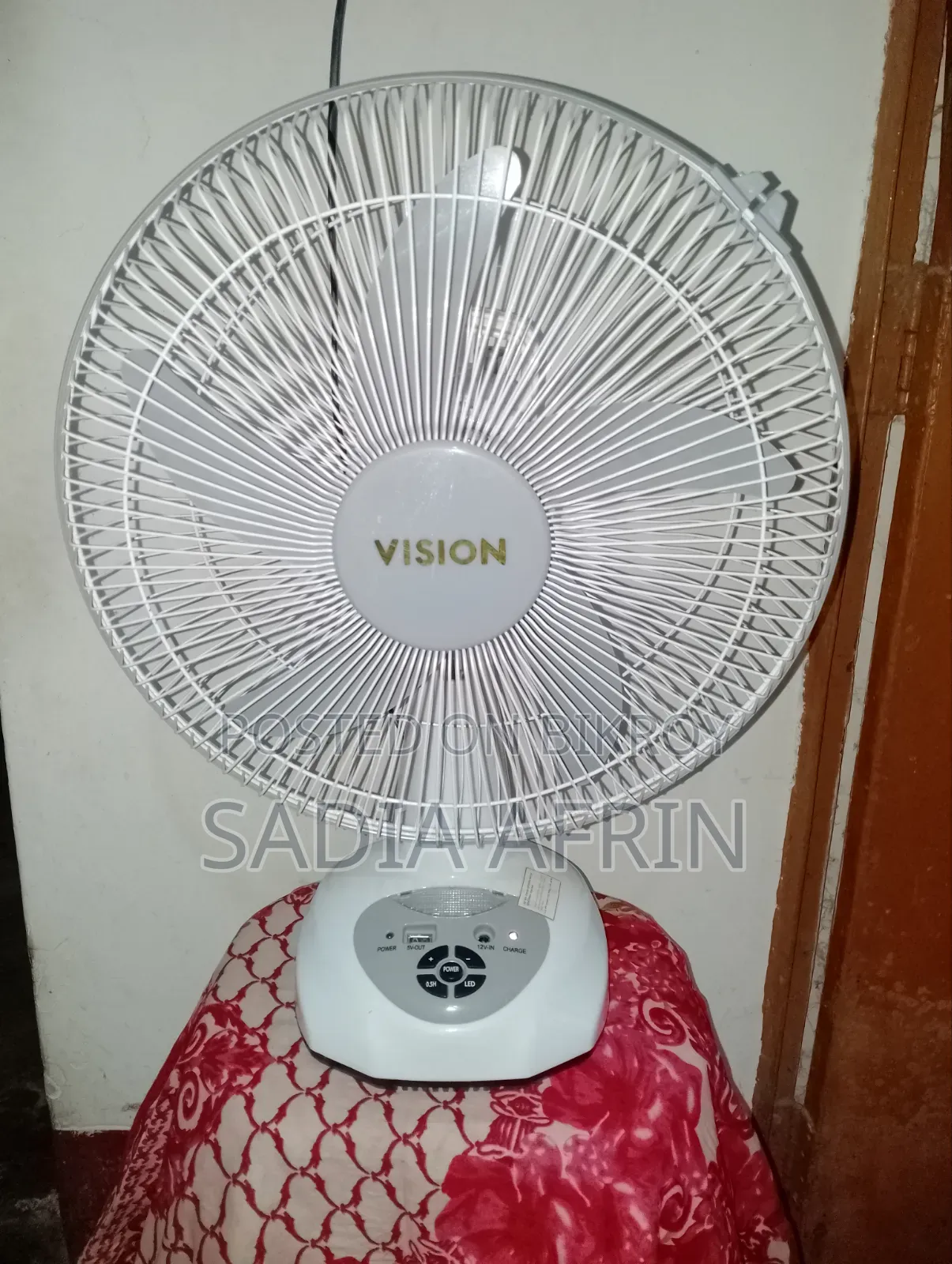 রিচার্জেবল টেবিল ফ্যান