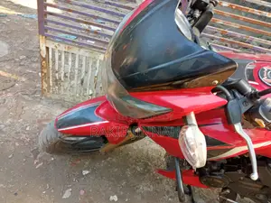TVS Apache RTR 160 2V 2022 Red