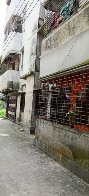 আরসিসি স্কুল সংলগ্ন রোড, শালবন মিস্ত্রিপাড়া, রংপুর ৩ বেডরুমের বাড়ি বিক্রয়