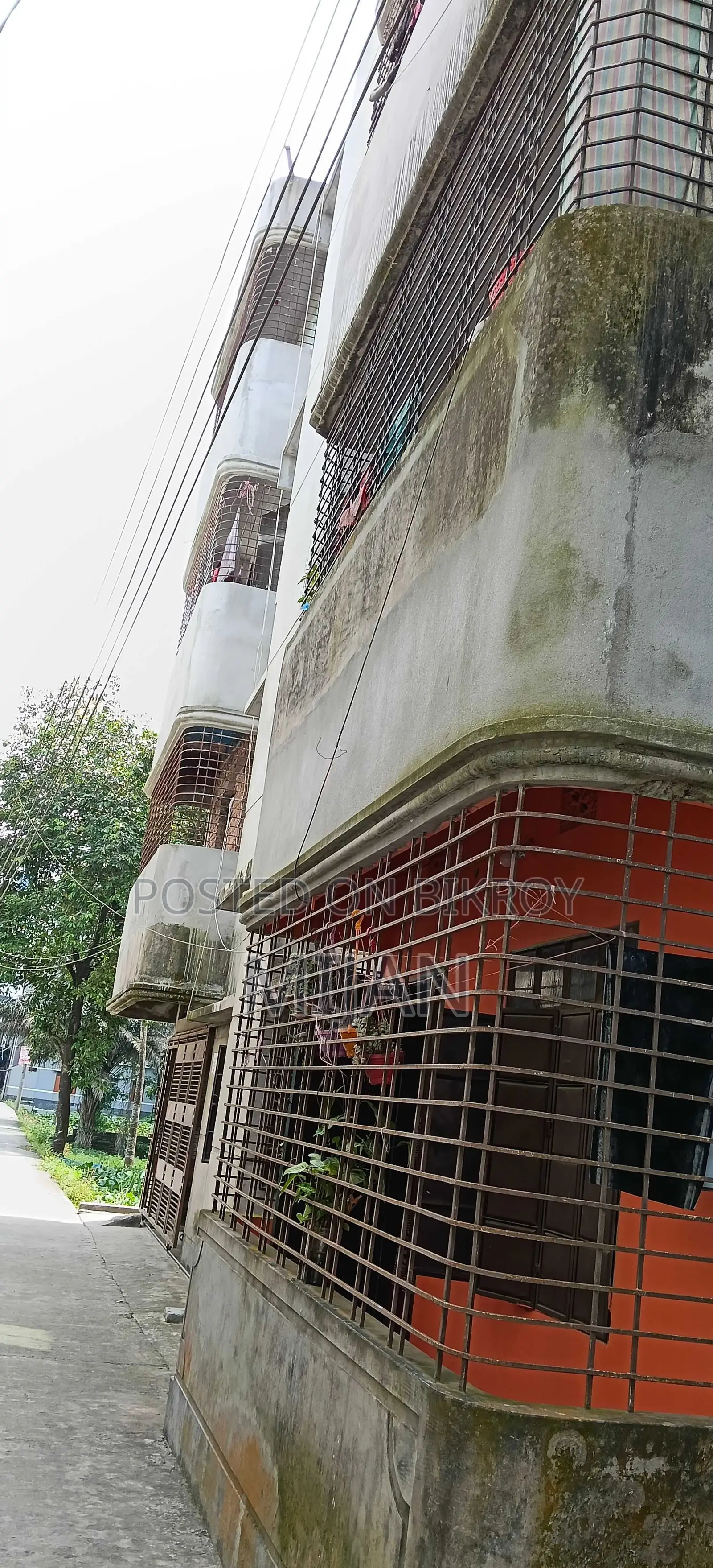 আরসিসি স্কুল সংলগ্ন রোড, শালবন মিস্ত্রিপাড়া, রংপুর ৩ বেডরুমের বাড়ি বিক্রয়