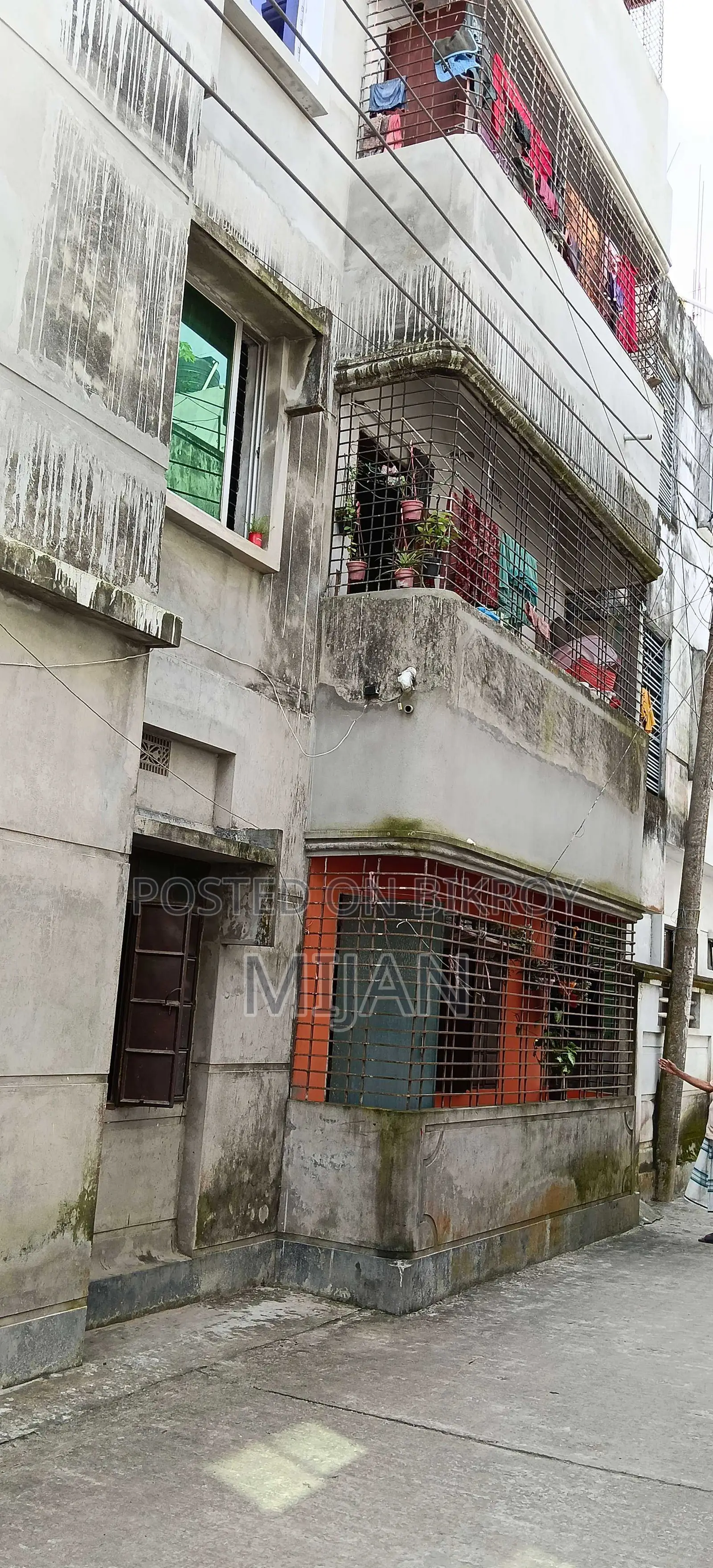 আরসিসি স্কুল সংলগ্ন রোড, শালবন মিস্ত্রিপাড়া, রংপুর ৩ বেডরুমের বাড়ি বিক্রয়