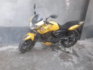 টিভিএস আপাচি ১৮০ আরটিআর ২০১৩ হলুদ