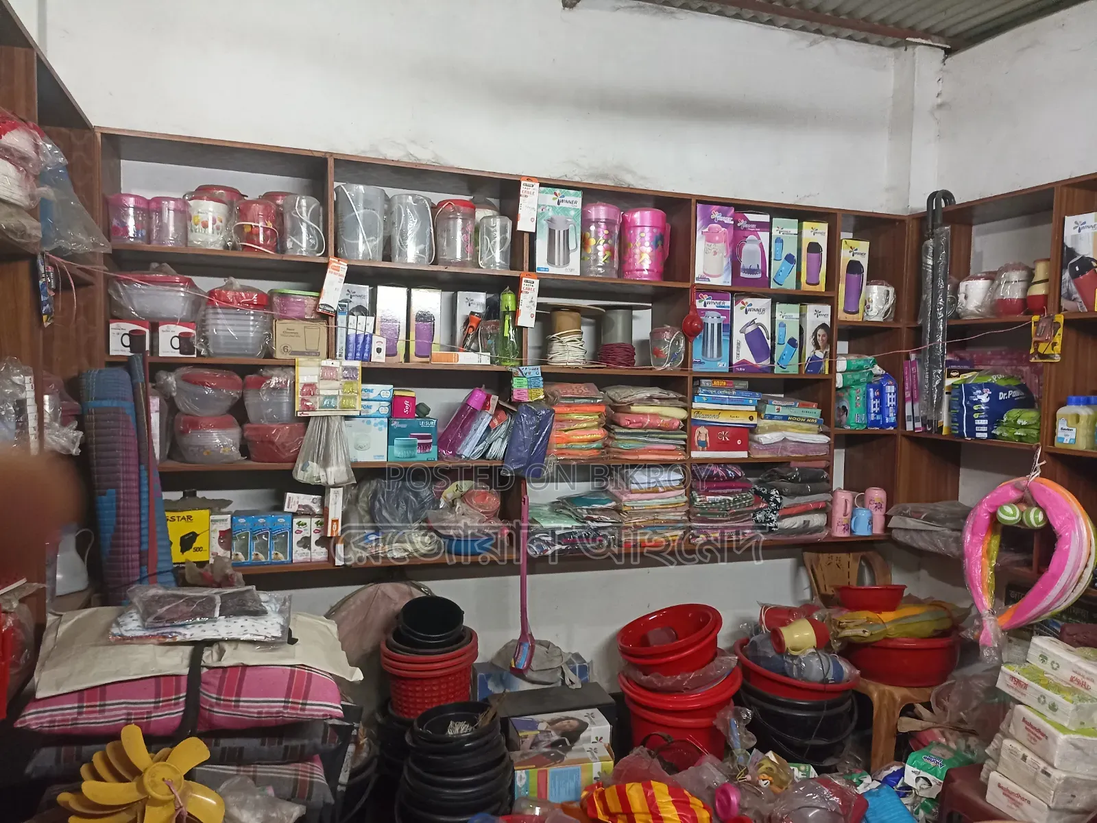 ভালো মানের শোরুম/দোকানের ডিসপ্লে রেক বিক্রয়