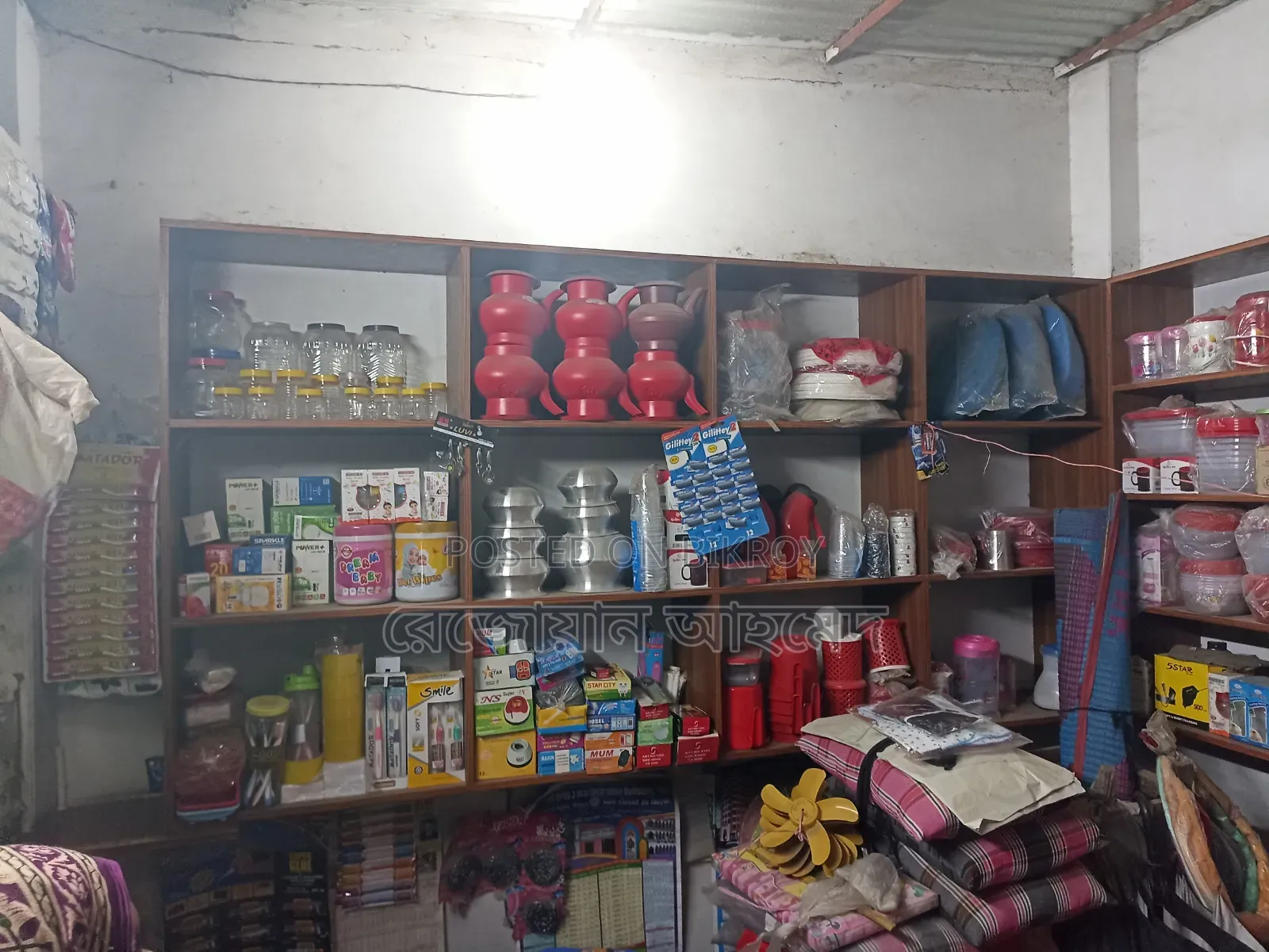 ভালো মানের শোরুম/দোকানের ডিসপ্লে রেক বিক্রয়