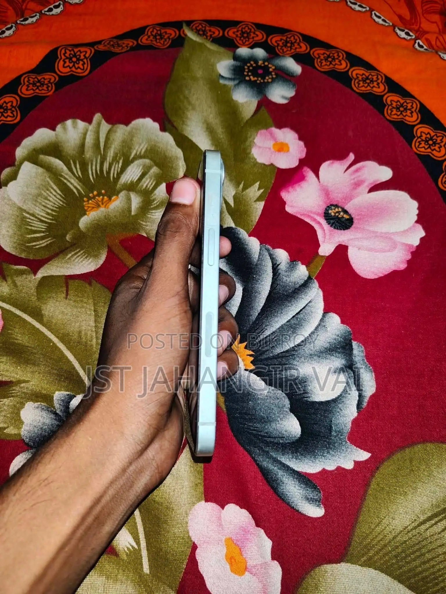 অ্যাপল আইফোন ১৩ ১২৮ জিবি হোয়াইট