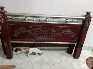 একটি খাট বিক্রি করা হবে।