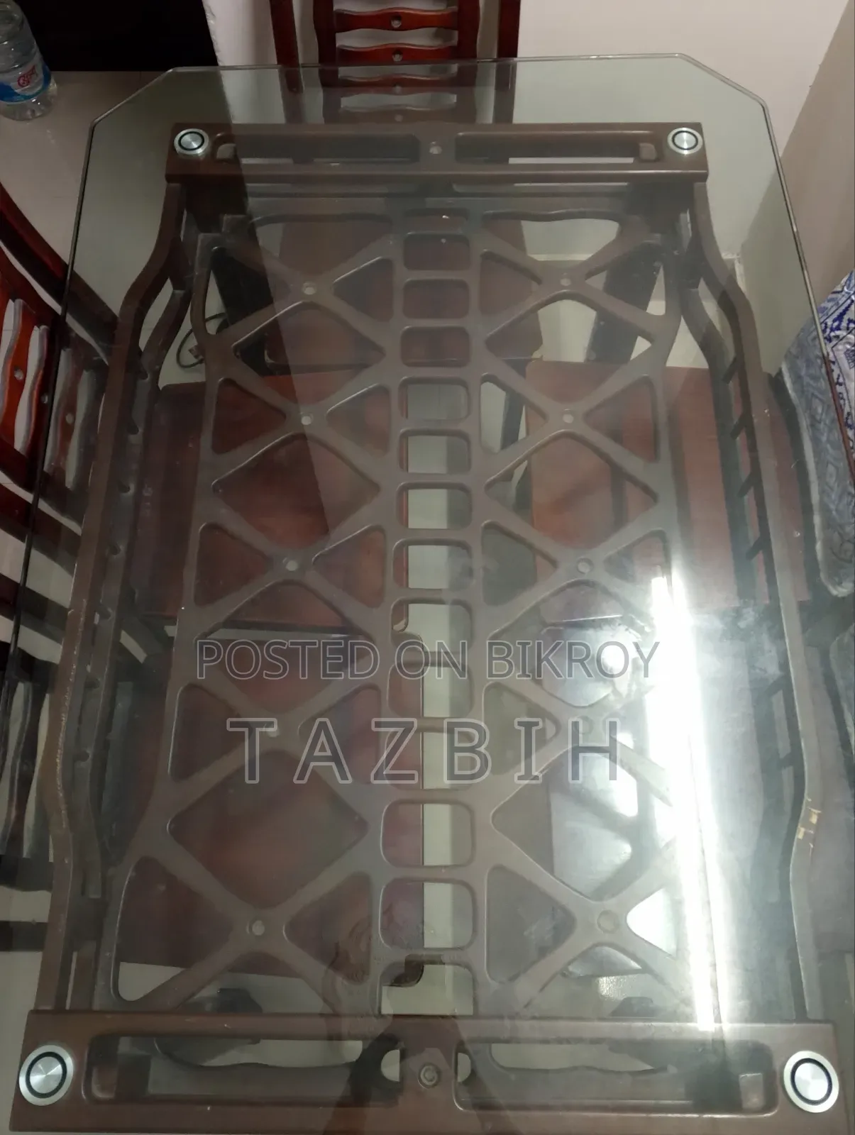 মালয়েশিয়ান কাঠ - ৬টি চেয়ারসহ ডাইনিং টেবিল