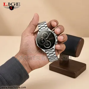 Luxurious Flat Display Bluetooth Calling Waterproof Smartwatch S1
