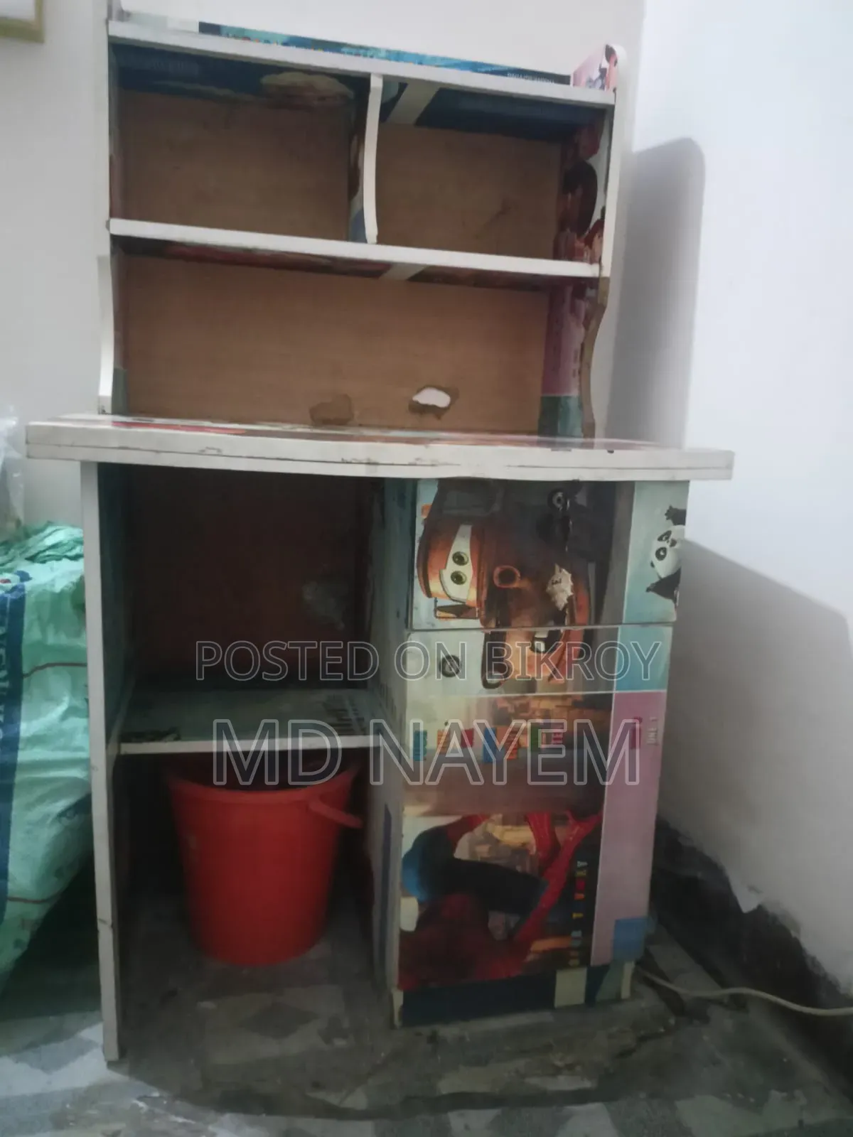 কম্পিউটার টেবিল