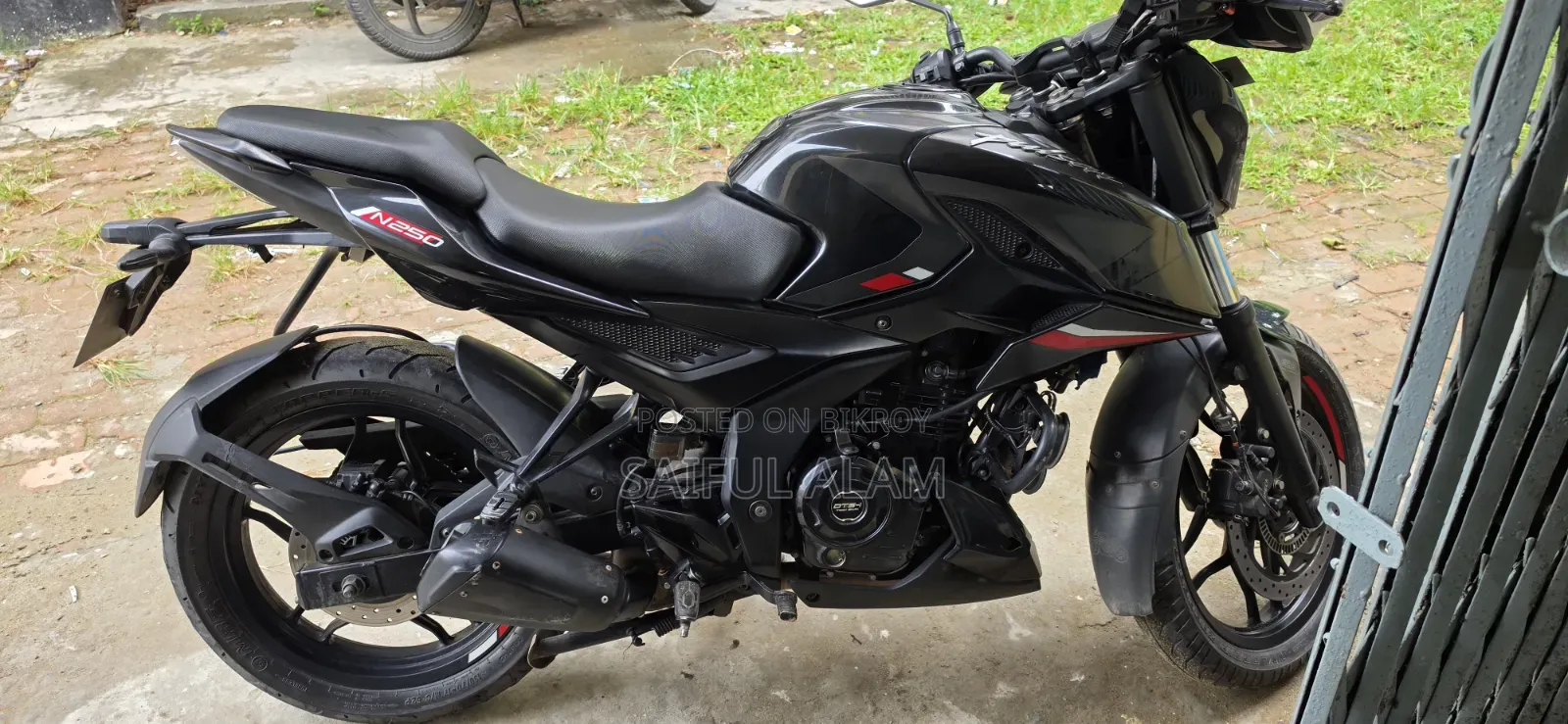Bajaj Pulsar N250 2024 Black