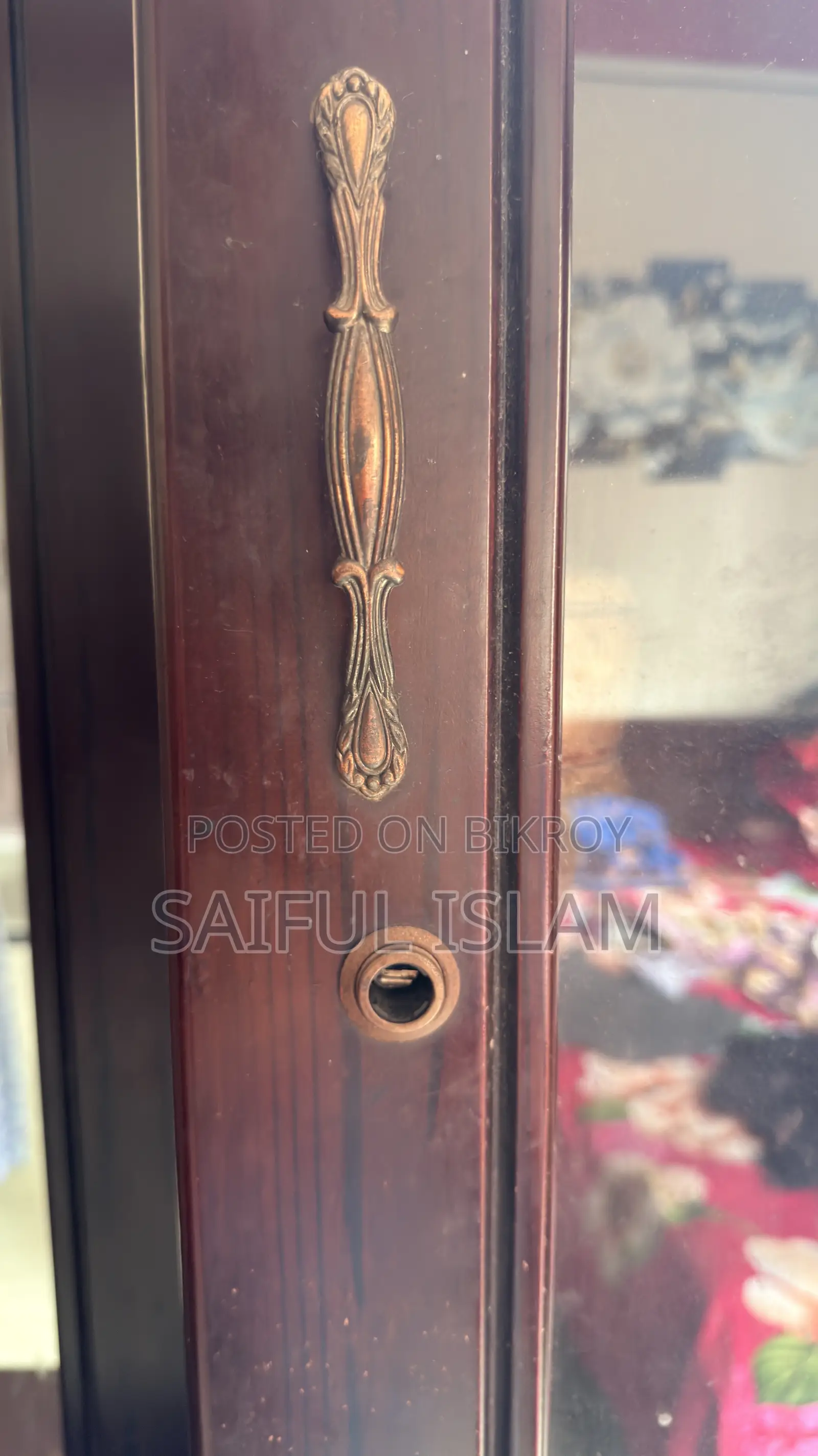 মালয়েশিয়ান ফ্লাইং কাঠের আলমারি ও ড্রেসিং টেবিল বিক্রি হবে