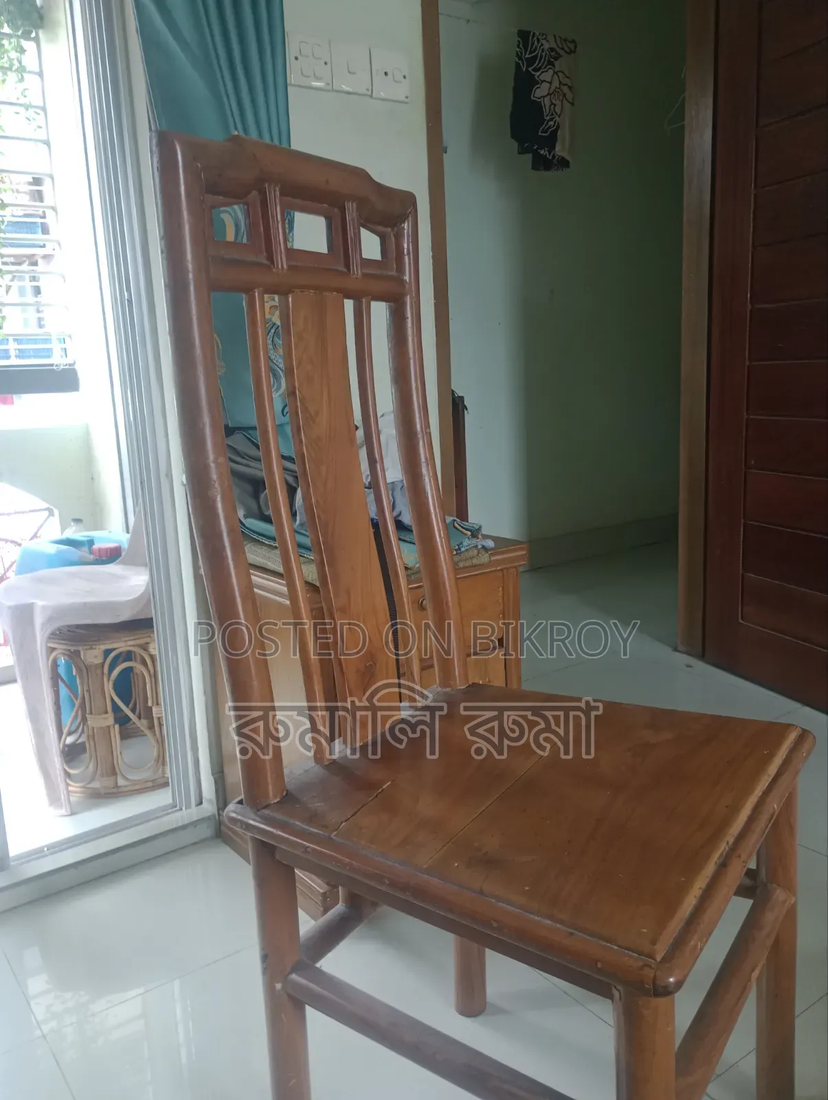 Sell Post 4 pieces Wooden Chair