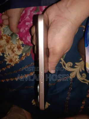 অনার ৪০০ ২৫৬ জিবি রোজ গোল্ড