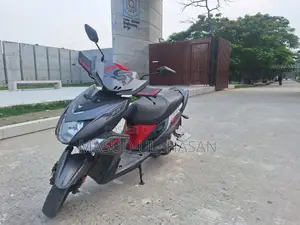 ইয়ামাহা ২০১৯ গ্রে