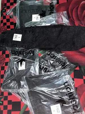 নতুন বেগি প্যান্ট