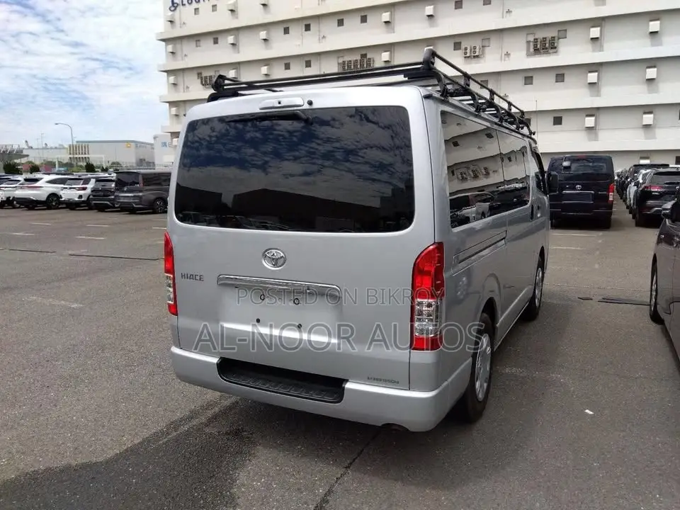 Toyota HiAce 2021 Silver