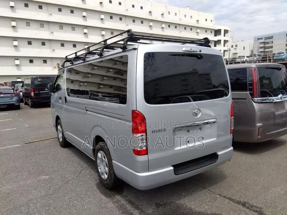 Toyota HiAce 2021 Silver
