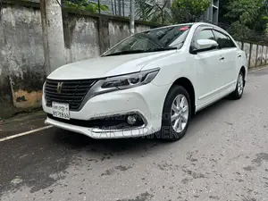 টয়োটা প্রিমিও ২০১৯ পার্ল