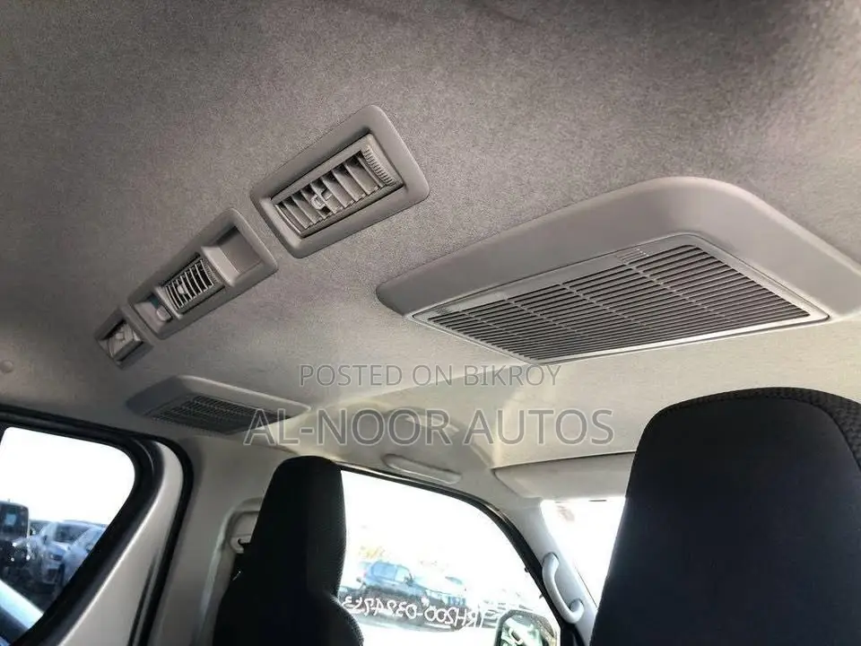 Toyota HiAce 2021 Silver