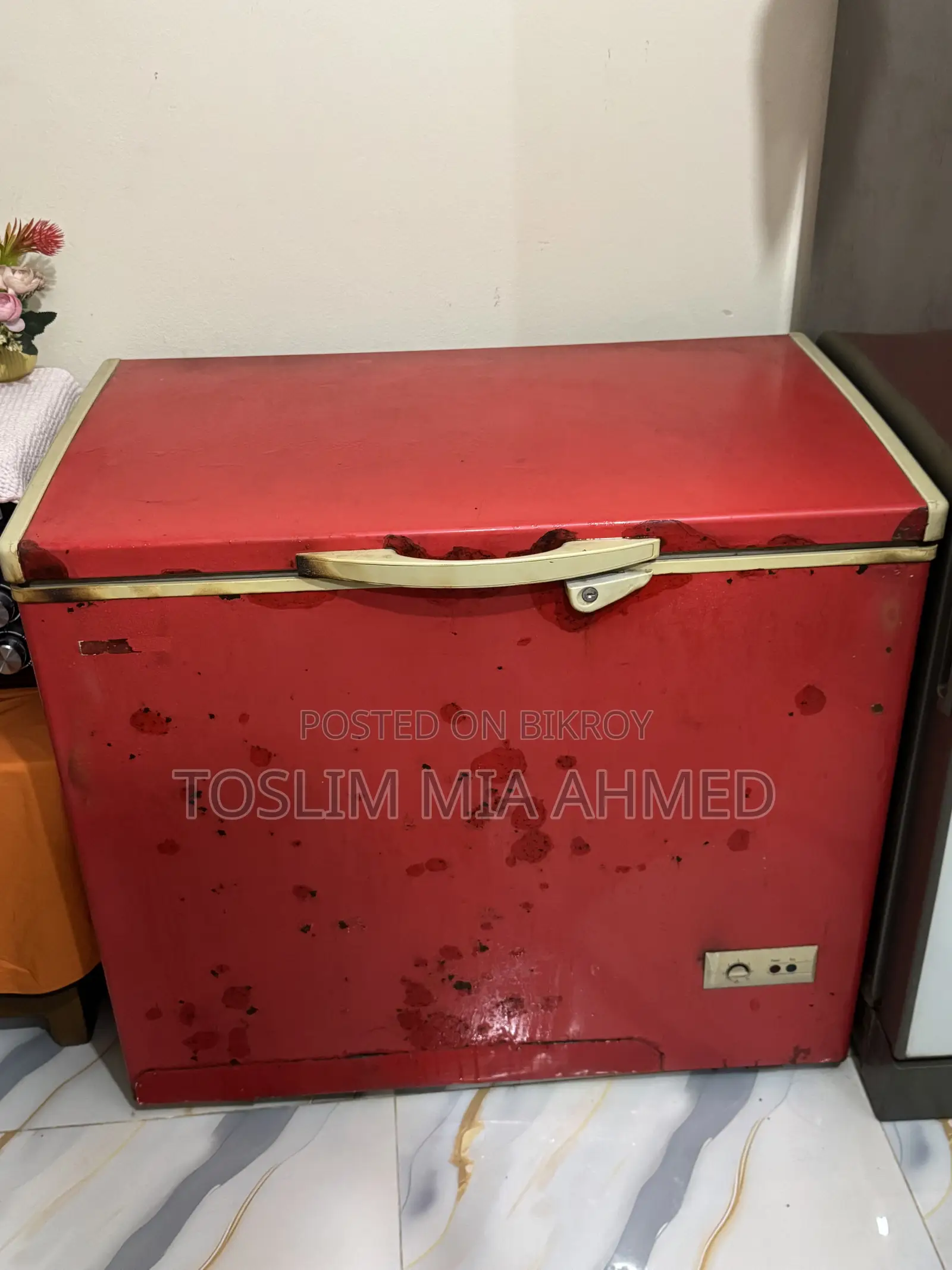 ২০০ লিটার ডিপ ফ্রিজ রানিং