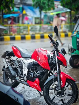 TVS Apache 160 4V 2023 Red