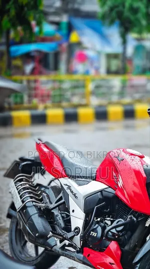 TVS Apache 160 4V 2023 Red