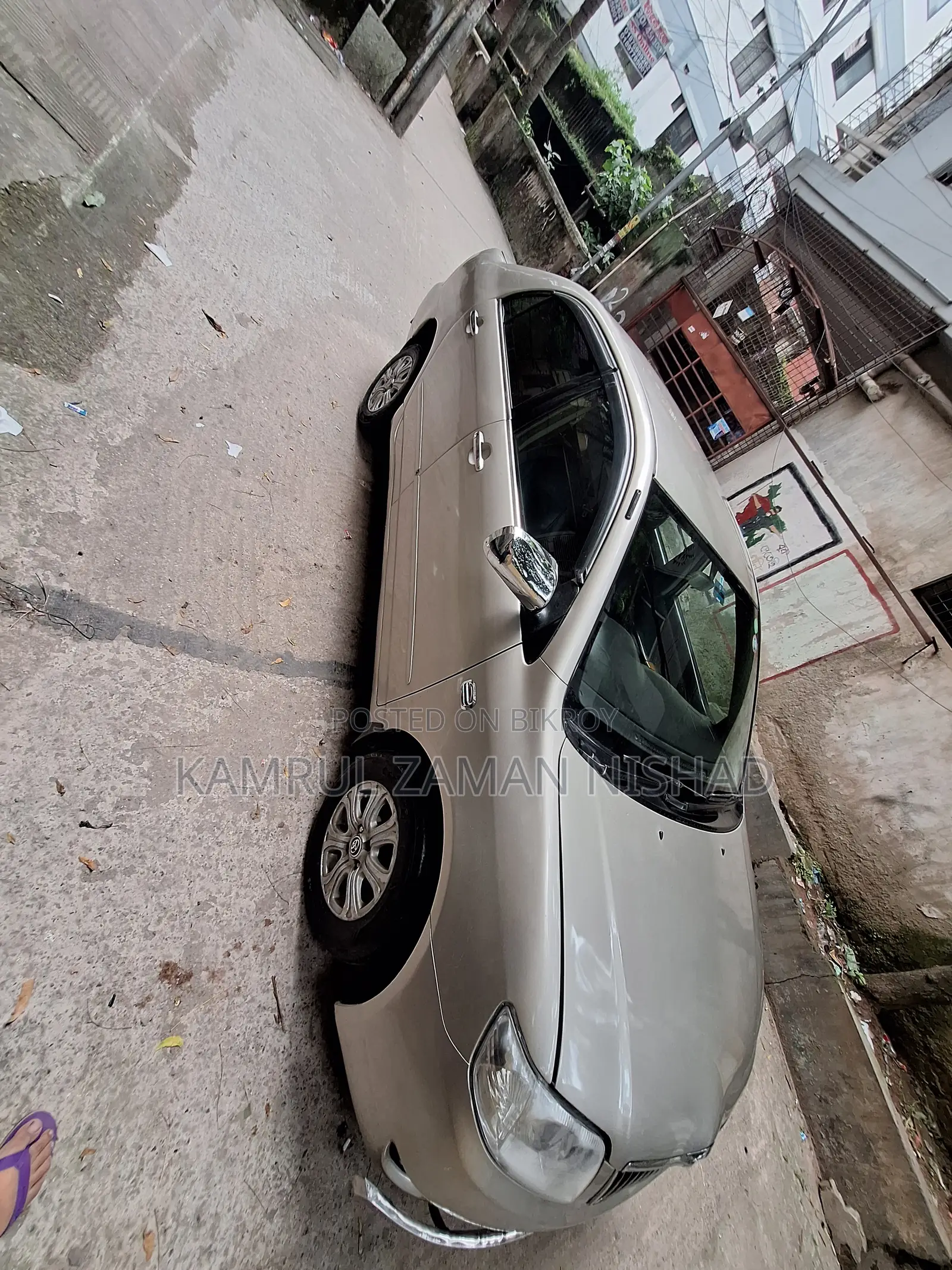 টয়োটা করোল্লা ২০০৪ সিলভার