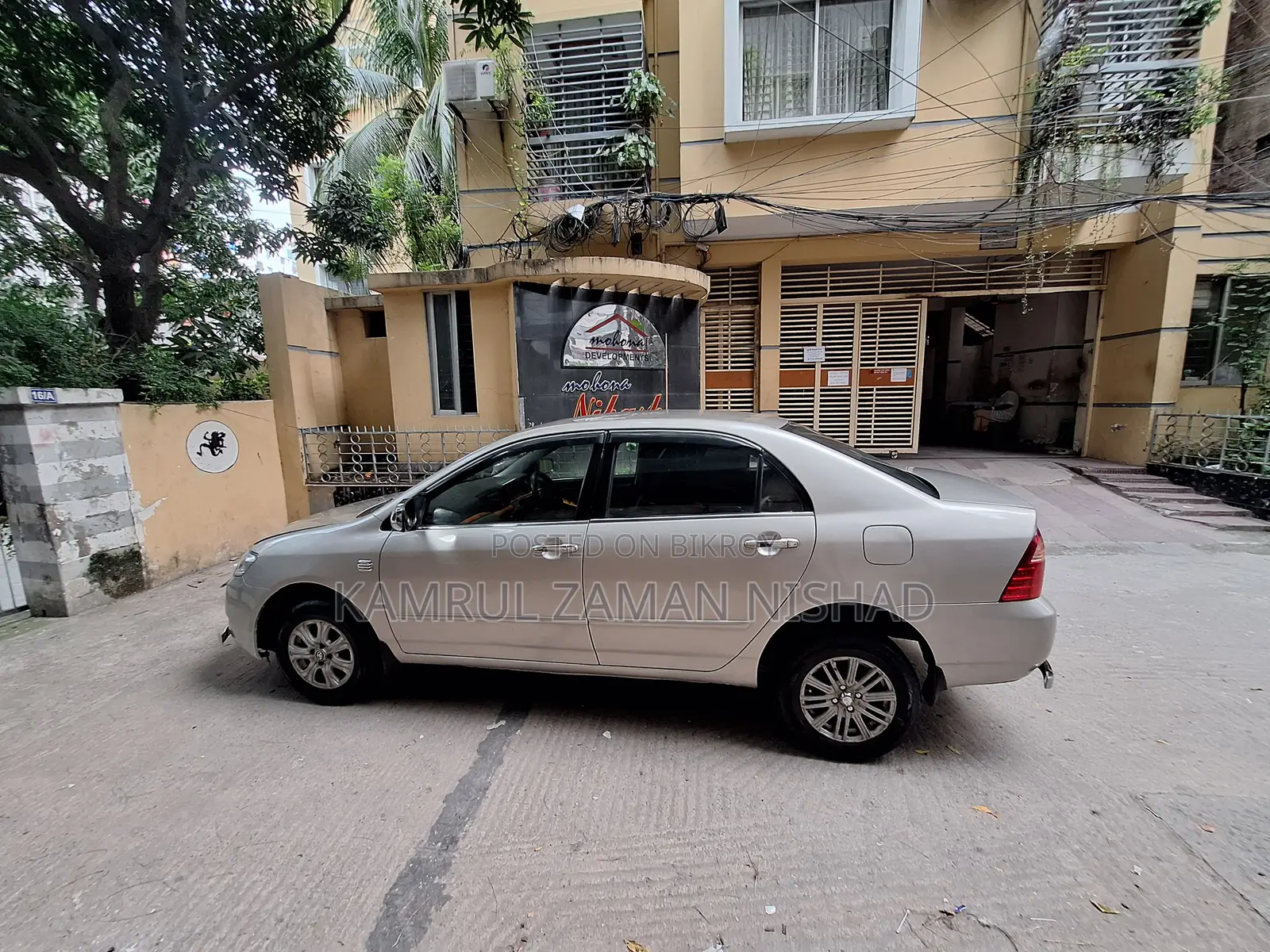 টয়োটা করোল্লা ২০০৪ সিলভার