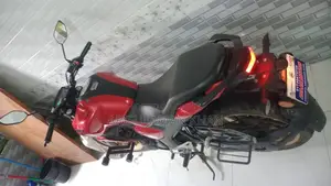 ইয়ামাহা এফজেডএস ভি৪ ২০২৫ রেড