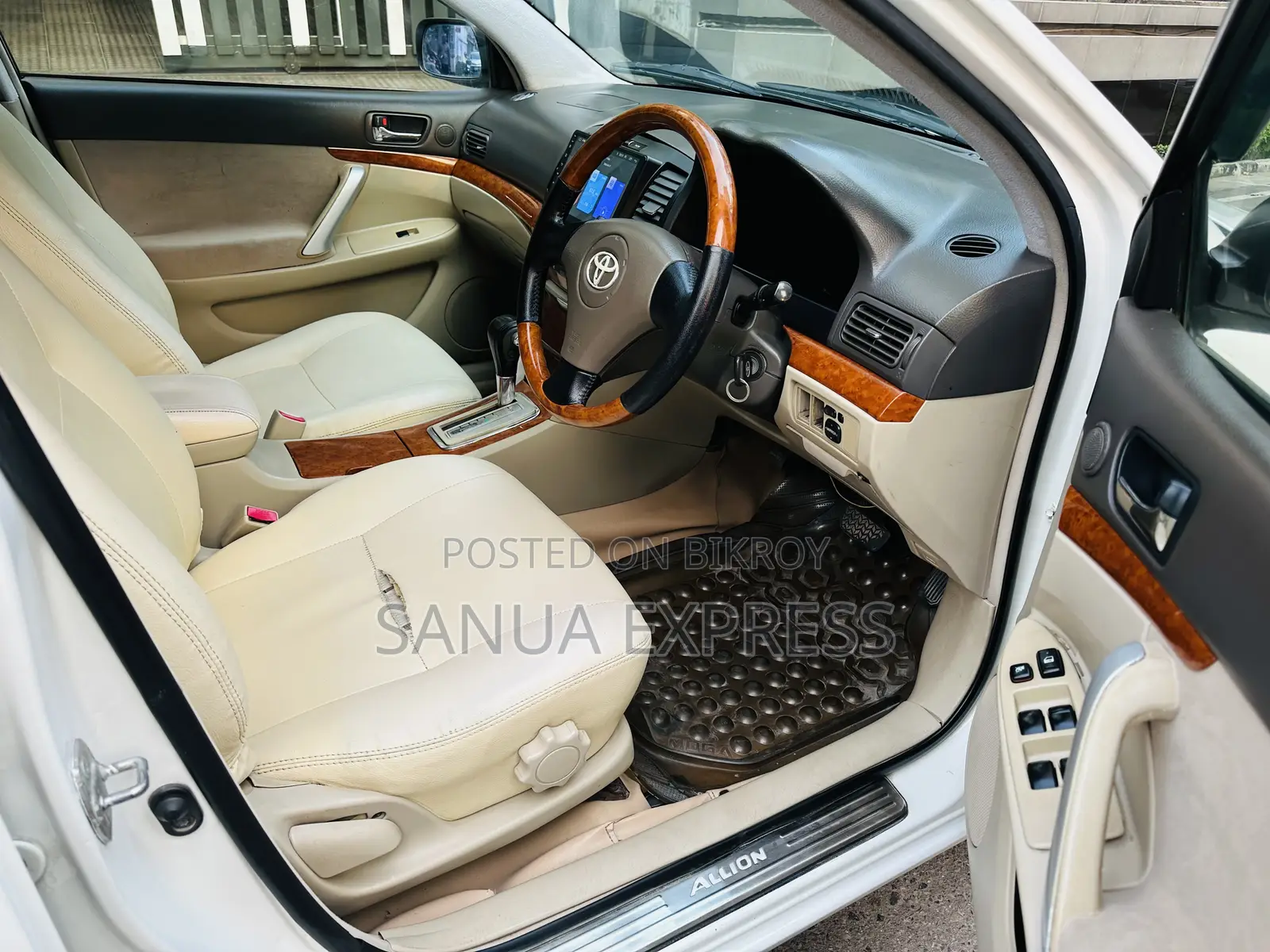 টয়োটা অ্যালিওন ২০০৬ পার্ল