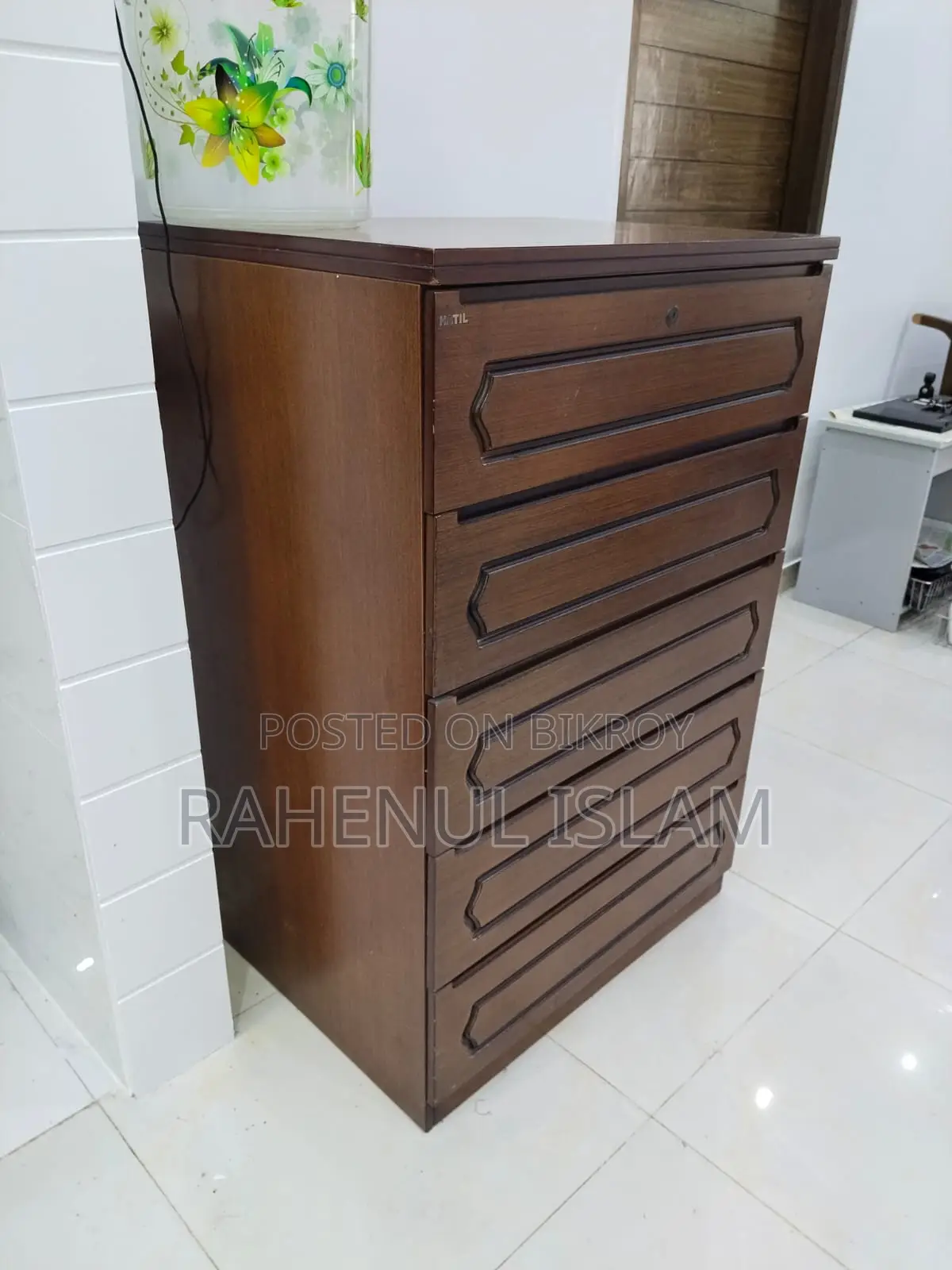 Hatil Wardrobe